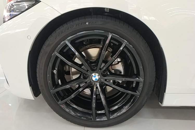 Used BMW 4 Series 2021 425i M Sport Night Edition Left Front Wheel Hub