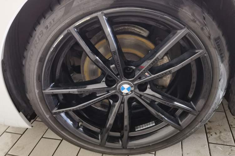 Used BMW 4 Series 2021 425i M Sport Night Edition Left Front Wheel Hub