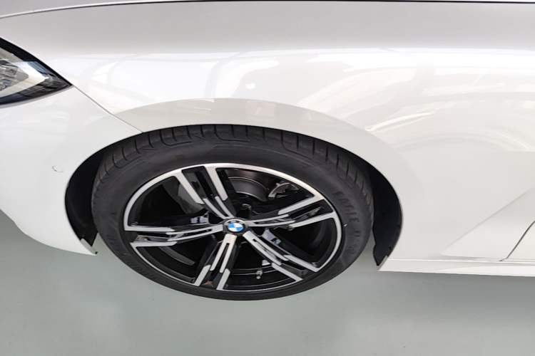 Used BMW 4 Series 2021 425i M Sport Package Left Front Wheel Hub