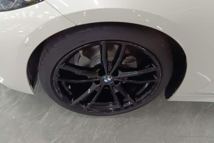 Used BMW 4 Series 2021 Restyled 425i M Sport Night Edition Left Front Wheel Hub
