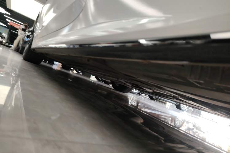 Used BMW 4 Series 2021 425i Convertible M Sport Package Left Side Sill