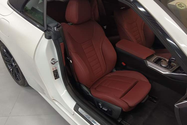 Used BMW 4 Series 2021 425i Convertible M Sport Night Edition Right Front Seat