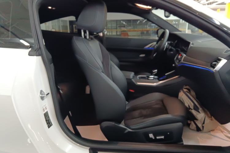 Used BMW 4 Series 2021 Restyled 425i M Sport Night Edition Right Front Seat