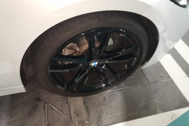 Used BMW 4 Series 2021 Restyled 425i M Sport Night Edition Right Front Wheel Hub