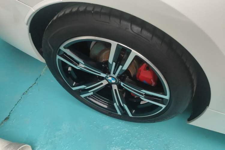 Used BMW 4 Series 2021 Restyled 425i M Sport Package Right Rear Wheel Hub