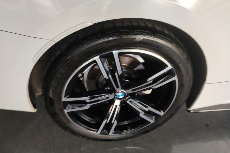 Used BMW 4 Series 2021 425i Convertible M Sport Package Right Rear Wheel Hub