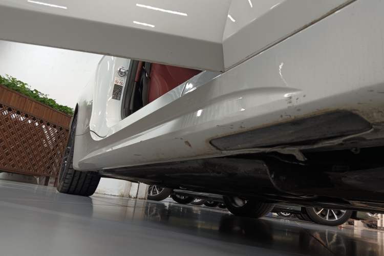 Used BMW 4 Series 2021 425i Convertible M Sport Night Edition Right Side Sill