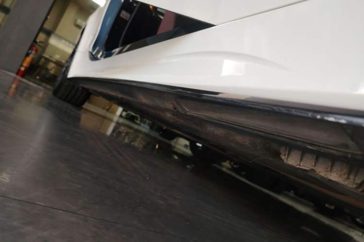 Used BMW 4 Series 2021 425i Convertible M Sport Package Right Side Sill