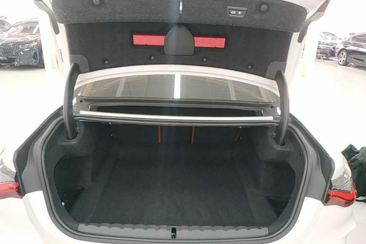 Used BMW 4 Series 2021 425i M Sport Night Edition Trunk