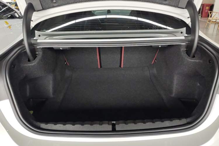 Used BMW 4 Series 2021 425i M Sport Package Trunk