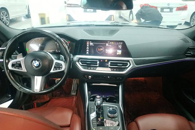 Used BMW 4 Series 2022 425i Convertible M Sport Package Center Console