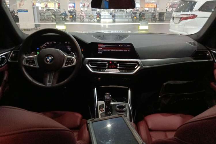 Used BMW 4 Series 2022 425i Gran Coupe M Sport Night Edition Center Console