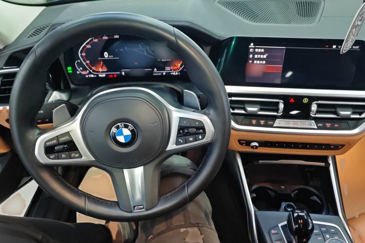 Used BMW 4 Series 2022 425i M Sport Package Center Console