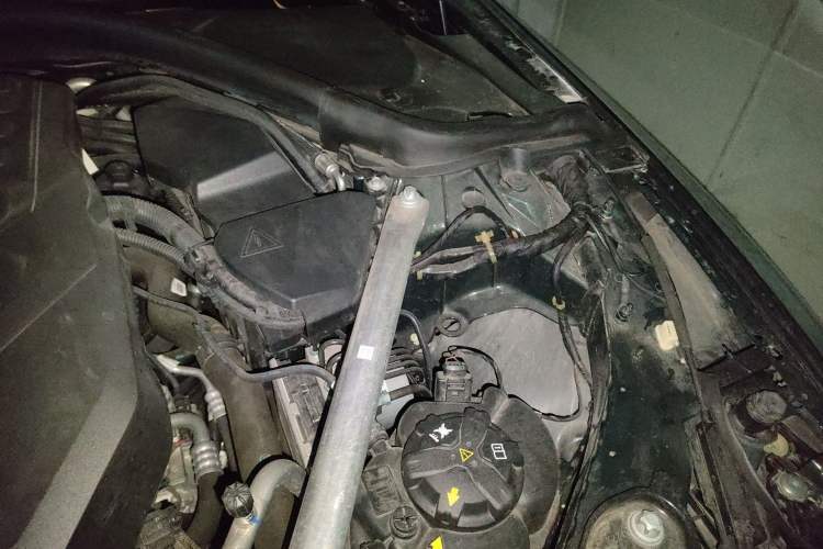 Used BMW 4 Series 2022 425i Gran Coupe M Sport Night Edition Engine Bay Left