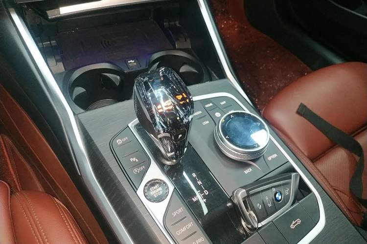 Used BMW 4 Series 2022 425i Convertible M Sport Package Gear Lever