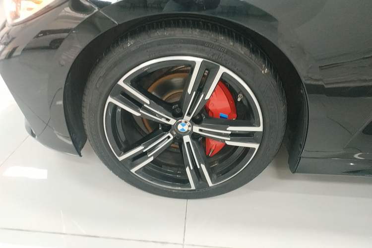 Used BMW 4 Series 2022 425i Convertible M Sport Package Left Front Wheel Hub