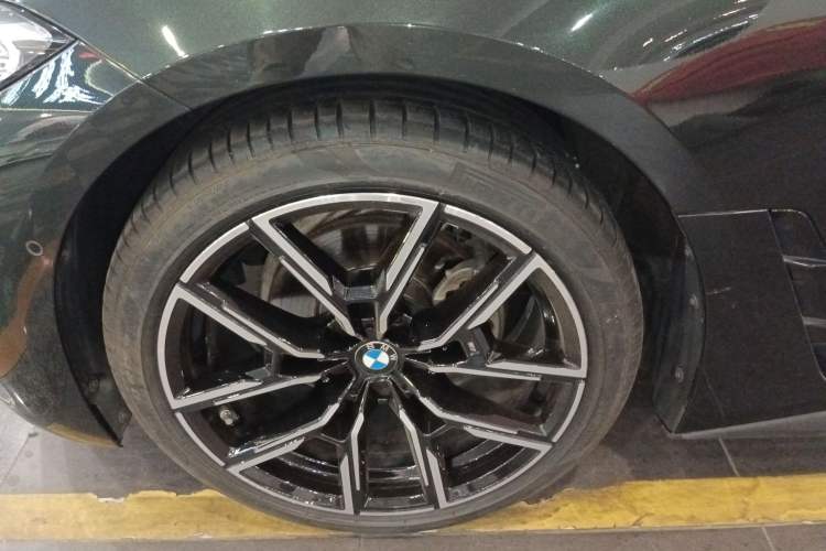 Used BMW 4 Series 2022 425i Gran Coupe M Sport Night Edition Left Front Wheel Hub