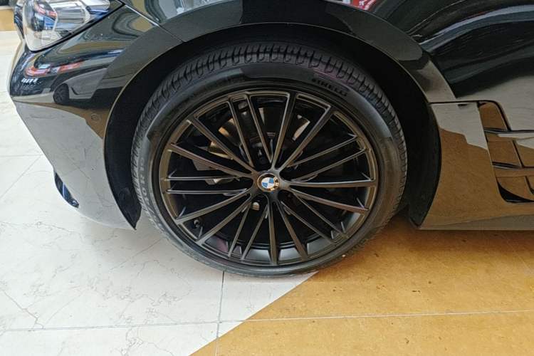 Used BMW 4 Series 2022 430i Gran Coupe M Sport Night Edition Left Front Wheel Hub