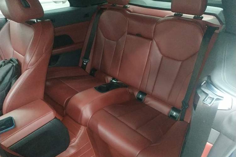 Used BMW 4 Series 2022 425i Convertible M Sport Package Left Rear Seat
