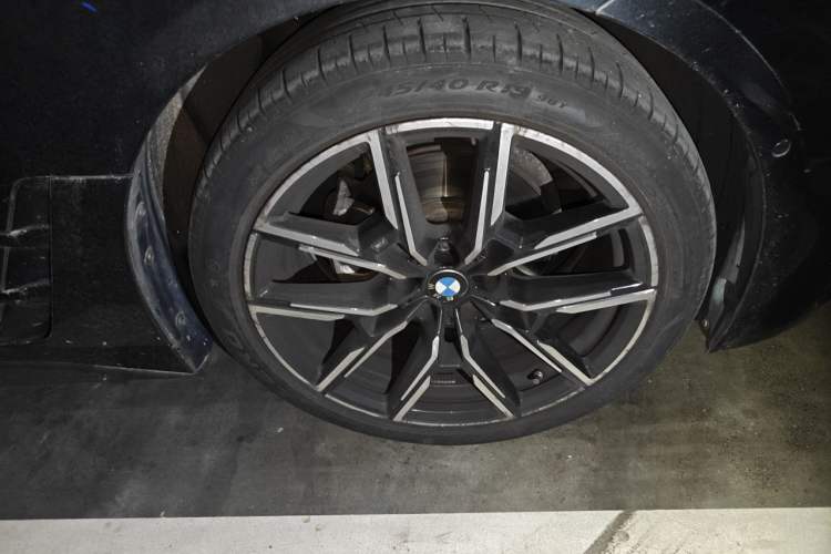 Used BMW 4 Series 2022 425i Gran Coupe M Sport Night Edition Right Front Wheel Hub