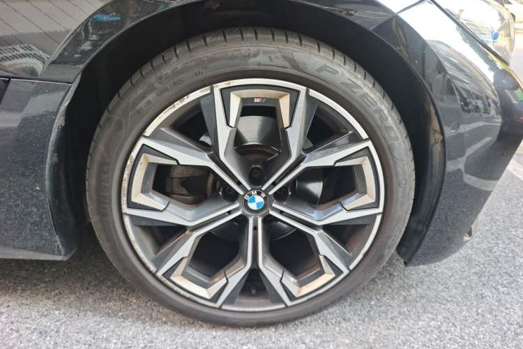 Used BMW 4 Series 2022 430i Gran Coupe M Sport Night Edition Right Front Wheel Hub