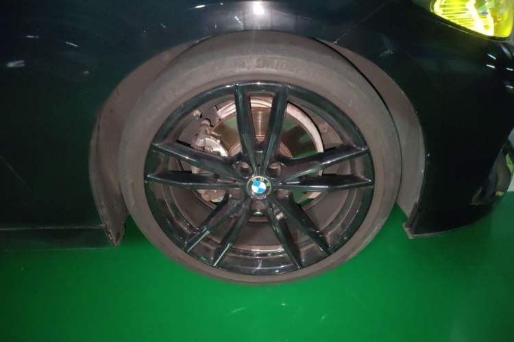 Used BMW 4 Series 2022 425i M Sport Night Edition Package Right Front Wheel Hub