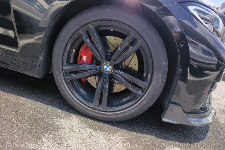 Used BMW 4 Series 2022 425i M Sport Package Right Front Wheel Hub