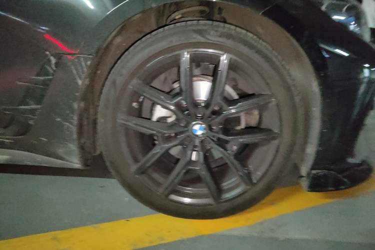 Used BMW 4 Series 2022 425i Gran Coupe M Sport Night Edition Right Front Wheel Hub