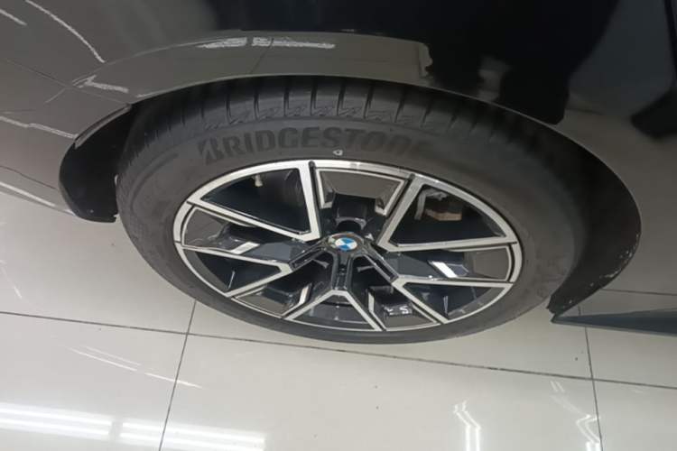 Used BMW 4 Series 2022 425i Gran Coupe M Sport Package Right Rear Wheel Hub