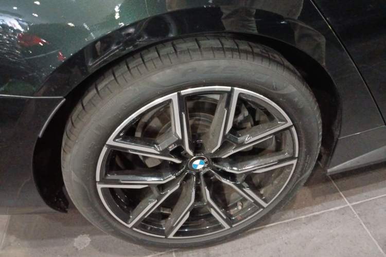 Used BMW 4 Series 2022 425i Gran Coupe M Sport Night Edition Right Rear Wheel Hub