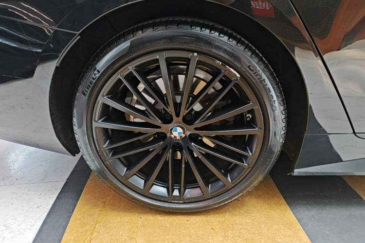 Used BMW 4 Series 2022 430i Gran Coupe M Sport Night Edition Right Rear Wheel Hub