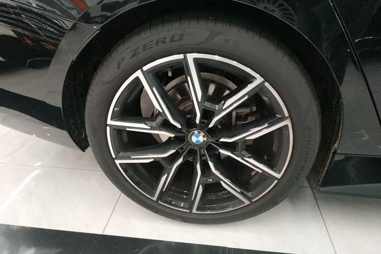 Used BMW 4 Series 2022 425i Gran Coupe M Sport Night Edition Right Rear Wheel Hub