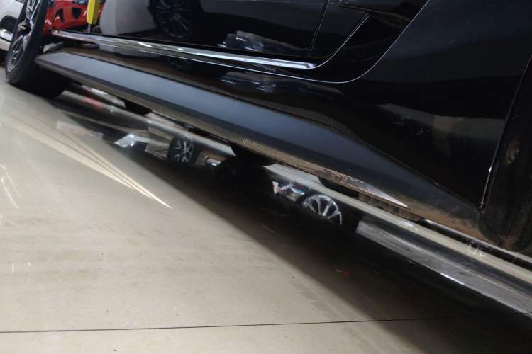 Used BMW 4 Series 2022 425i Gran Coupe M Sport Package Right Side Sill