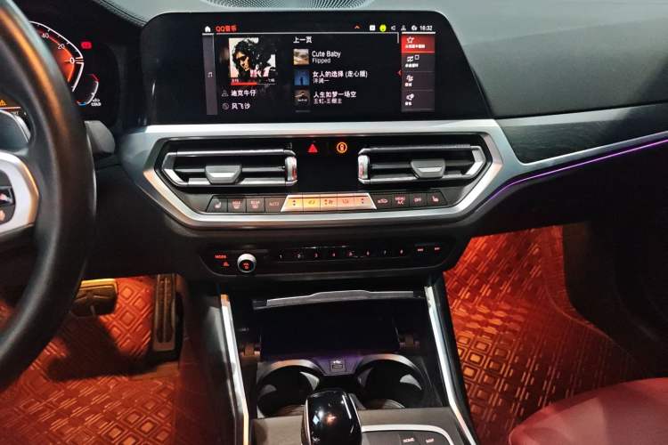 Used BMW 4 Series 2022 425i Convertible M Sport Package Audio And AC Panel