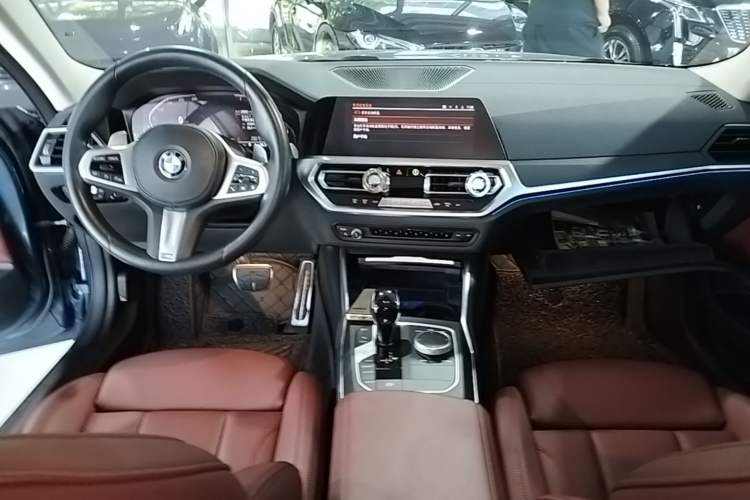 Used BMW 4 Series 2022 425i M Sport Package Center Console