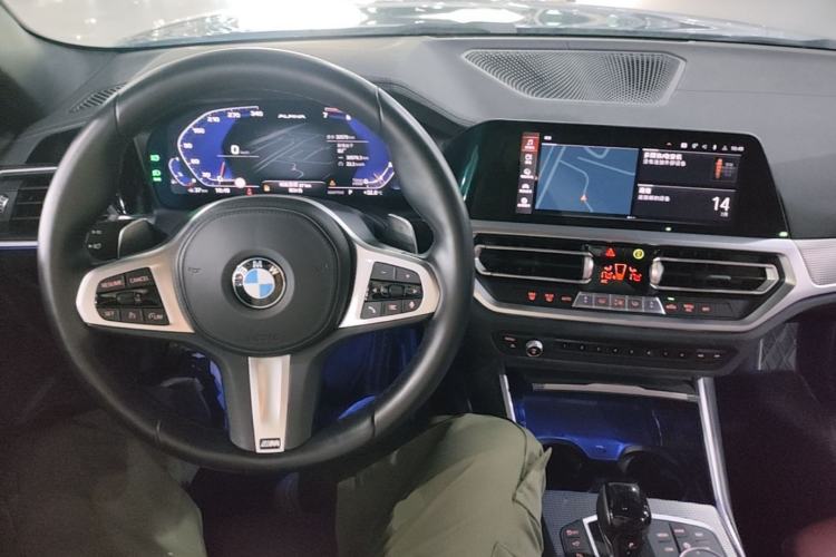Used BMW 4 Series 2022 Revised 425i M Sport Night Edition Package Center Console