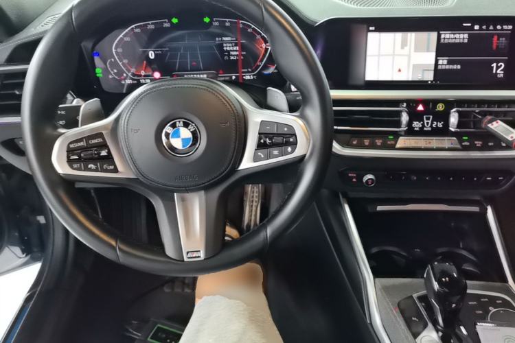 Used BMW 4 Series 2022 Second Facelift 430i M Sport Night Edition Package Center Console