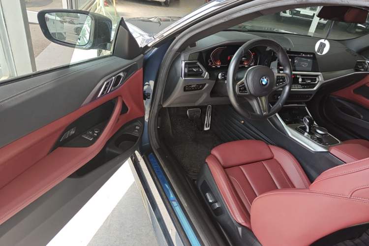 Used BMW 4 Series 2022 Revised 425i M Sport Night Edition Package Driver Seat