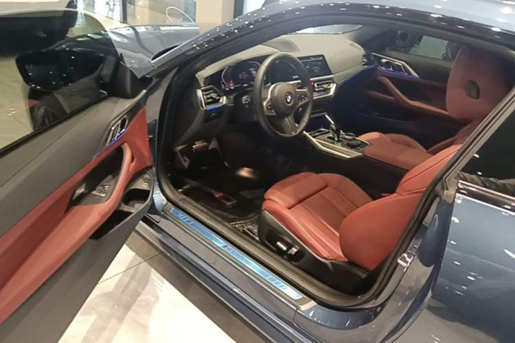 Used BMW 4 Series 2022 Revised 425i M Sport Night Edition Package Driver Seat