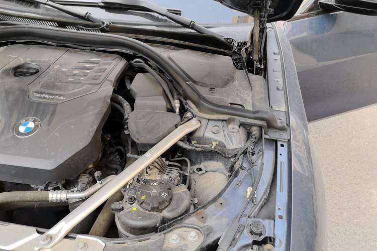 Used BMW 4 Series 2022 Revised 425i M Sport Night Edition Package Engine Bay Left