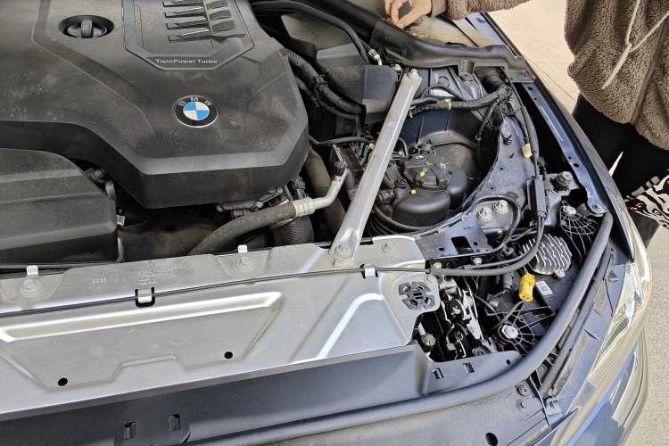 Used BMW 4 Series 2022 425i M Sport Package Engine Bay Left