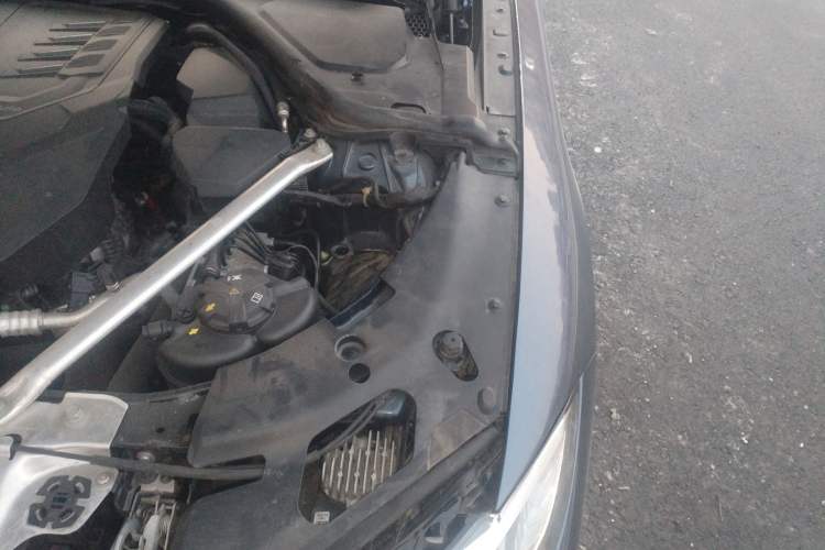 Used BMW 4 Series 2022 425i M Sport Package Engine Bay Left
