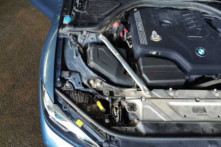 Used BMW 4 Series 2022 Second Facelift 430i M Sport Night Edition Package Engine Bay Right