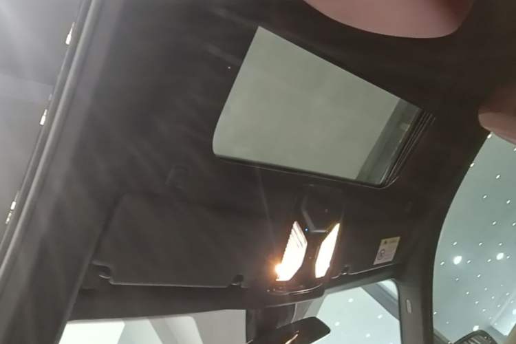 Used BMW 4 Series 2022 Revised 425i M Sport Night Edition Package Headliner
