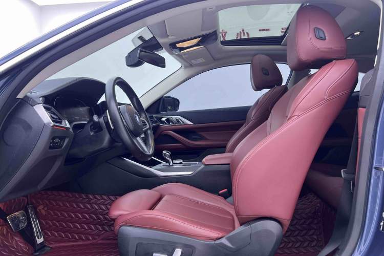 Used BMW 4 Series 2022 425i M Sport Package Interior 1