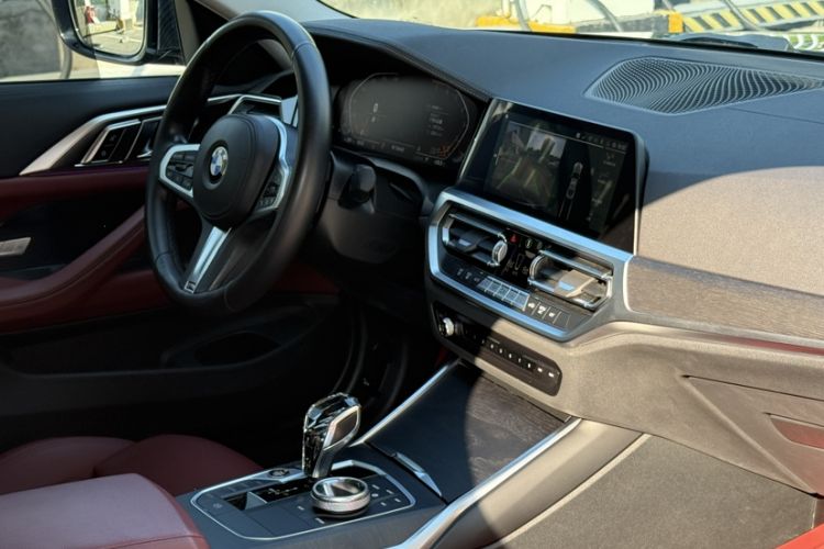 Used BMW 4 Series 2022 425i M Sport Package Interior 1