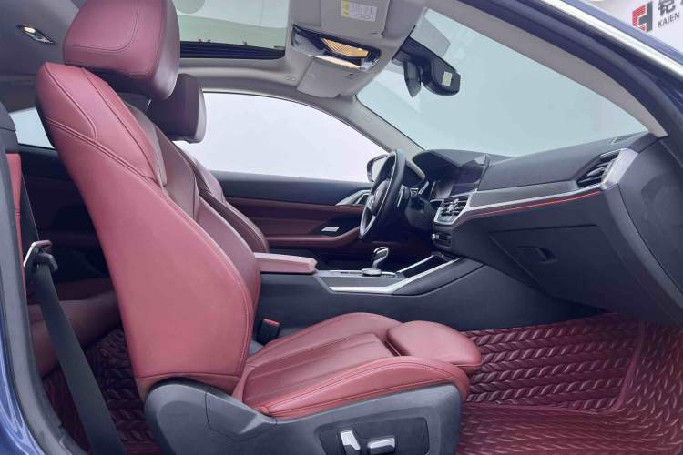 Used BMW 4 Series 2022 425i M Sport Package Interior 3