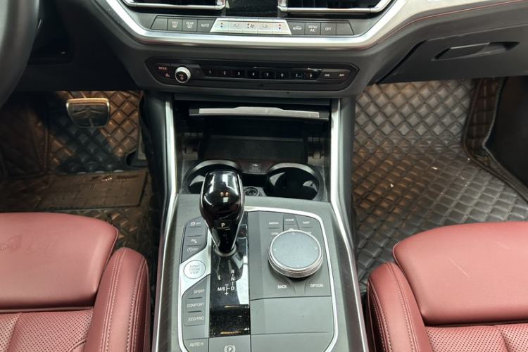 Used BMW 4 Series 2022 425i M Sport Package Interior 4