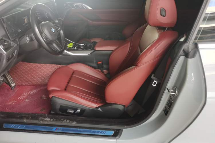 Used BMW 4 Series 2022 425i Convertible M Sport Package Left Front Seat
