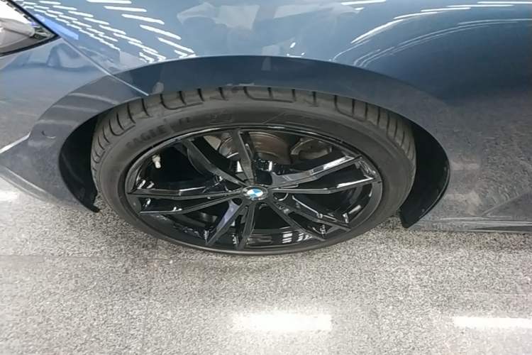 Used BMW 4 Series 2022 425i M Sport Night Edition Package Left Front Wheel Hub